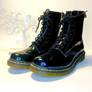 Dr Martens 1460 Patent 8-Eyelet Boots - Black